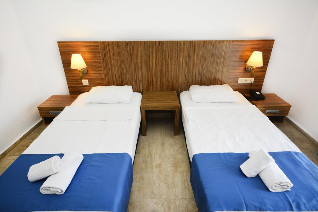 Club Blue White All Inclusive 图尔古特雷斯 外观 照片