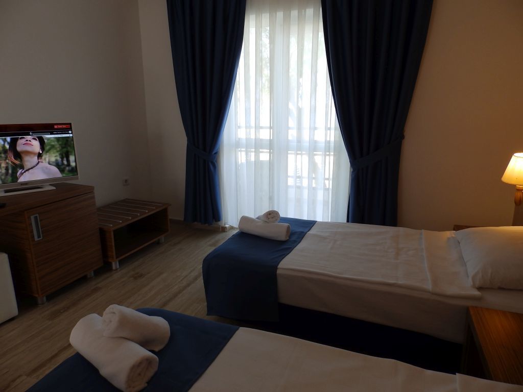 Club Blue White All Inclusive 图尔古特雷斯 外观 照片